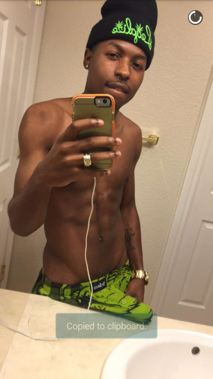 luckylibra1021:  Lil Clap clap 😍
