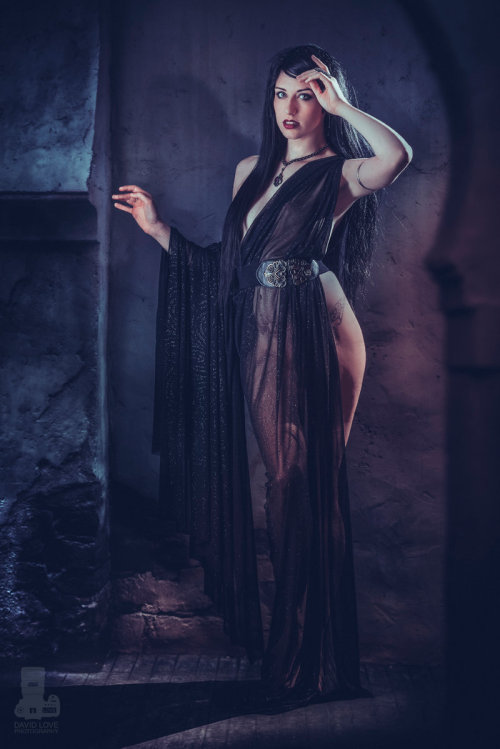 hotcosplaychicks:  Mystery by truefd Check out http://hotcosplaychicks.tumblr.com for more awesome cosplay