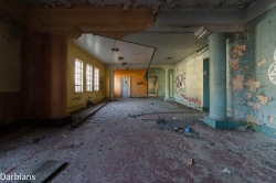 darbians:  An abandoned cinema in the UK. For loads more abandoned stuff check the link to my website. Loads of locations and history. Urbex 