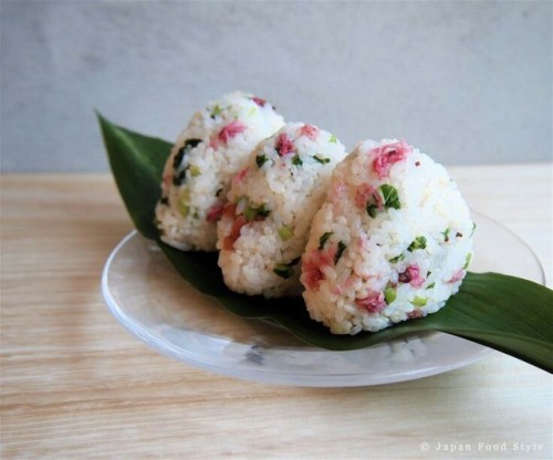 pepoline13:Onigiri✨✨✨