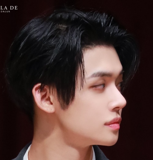 weishenbwi: side profile: Yeonjun cries