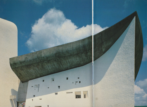 autosafari:The Chapel Notre-Dame du Haut in Ronchamp, France - Le Corbusier