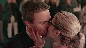 bigdeesmallworld: gifset: That time Arrow 4x09 ripped my heart out, played Ping Pong with it, then t
