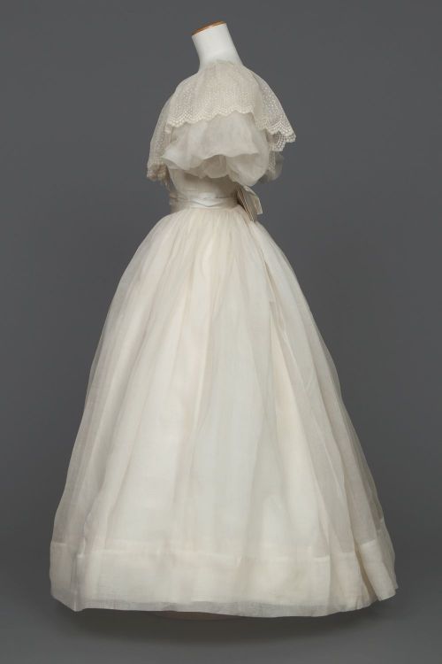 costumeloverz71: Wedding Dress 1895