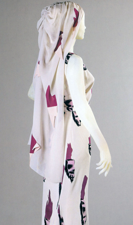 Evening dress and head scarf with tear design (collaboration with Salvador Dalí), Elsa Schiaparelli,