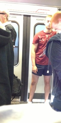 scruffyjeep:  visiblepenisline:  IRISH HOTTIE BULGING on train in Boston 1      (via TumbleOn)  Yum bulge