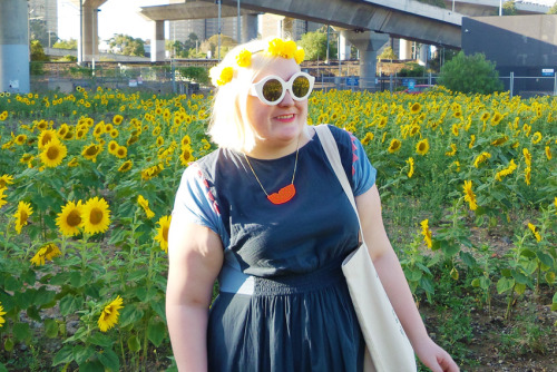 Sunflowers in inner city Melbourne http://www.fashionhayley.com/2014/02/sunflowers.html