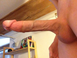 hungdudes:  submitted by anonymous: A much requested side shot 