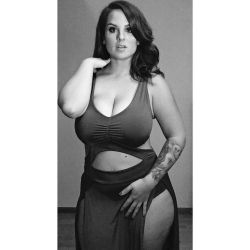 &ldquo;Some women are lost in the fire. Some women are built from it.&rdquo; 🔥🔥 #bnw  #plussizepetite by seliniangelini