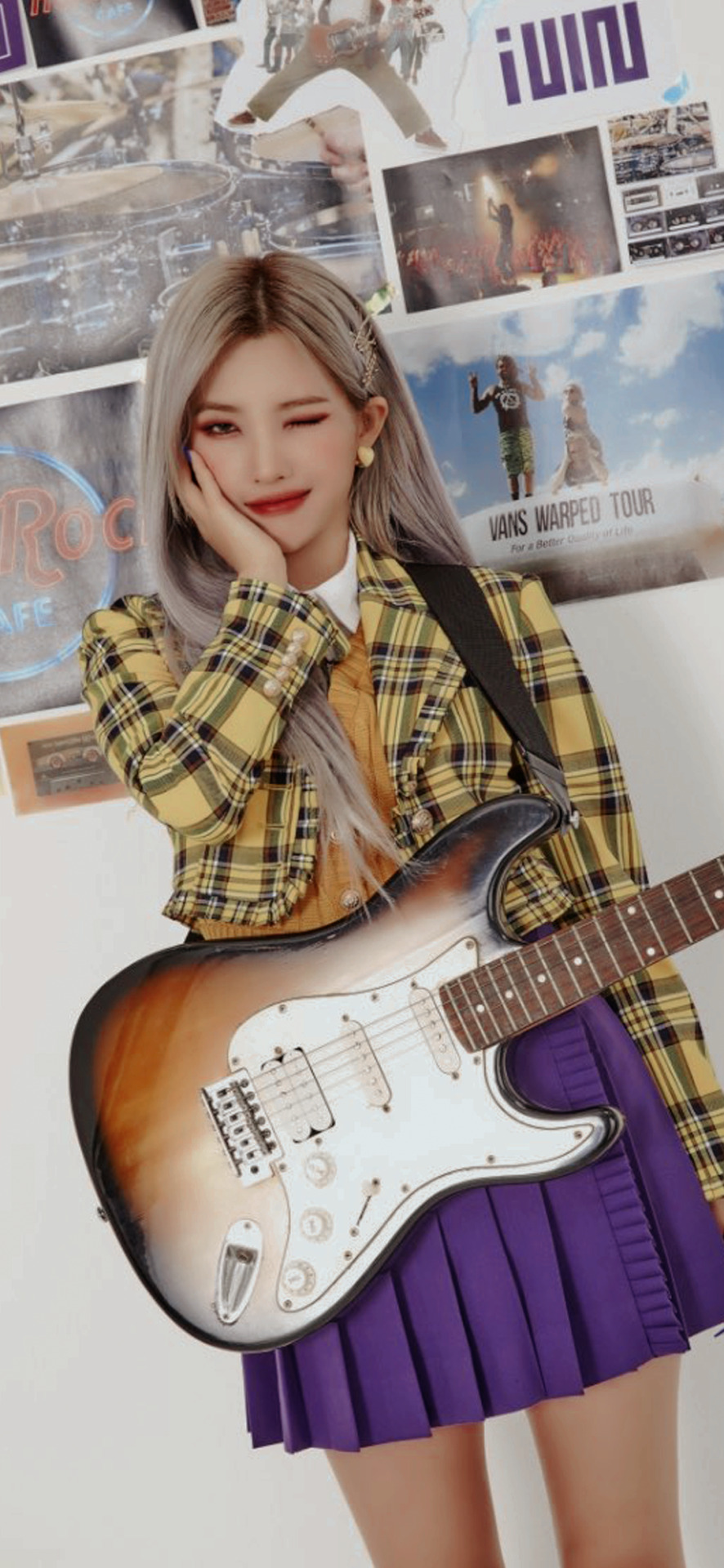 Soyeon Lockscreens