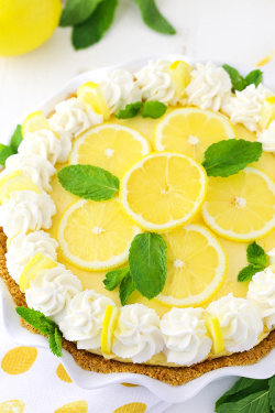 sweetoothgirl:    LEMON MASCARPONE CREAM PIE  