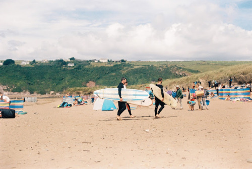 bantham beach, devon.(film, 35mm, holga)