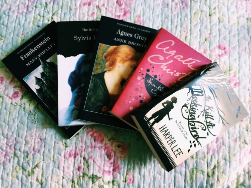 New purchases: -Frankenstein by Mary Shelley -The Bell Jar by Sylvia Plath -Agnes Grey by Anne Bront