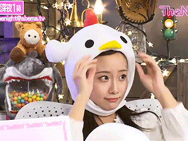 masatokusaka:Ayachan’s next featured product was a chicken hat! 2017 is the year of the rooster, and Ayachan was born in a previous year of the rooster! So this hat is especially suited for Ayachan!