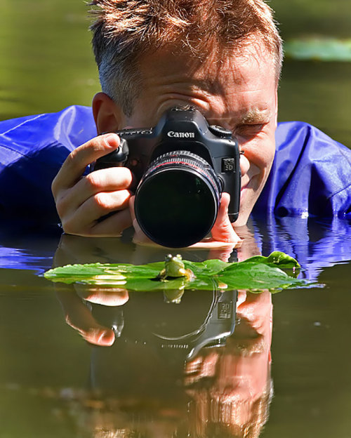 hypnotic-flow:  19withbonyknees:  National Geographic photographers are metal as fuck  actually thought about doing this for a profession..   My only question here is who is photographing the photographers?