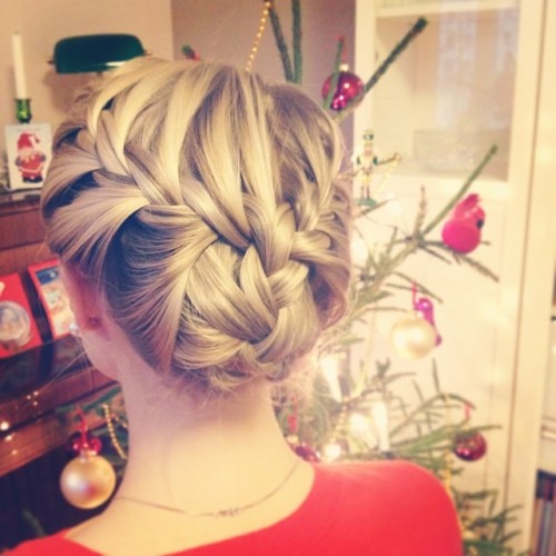I wish that the #holiday season wouldn&rsquo;t be over Here&rsquo;s a #frenchbraid #bun #bra