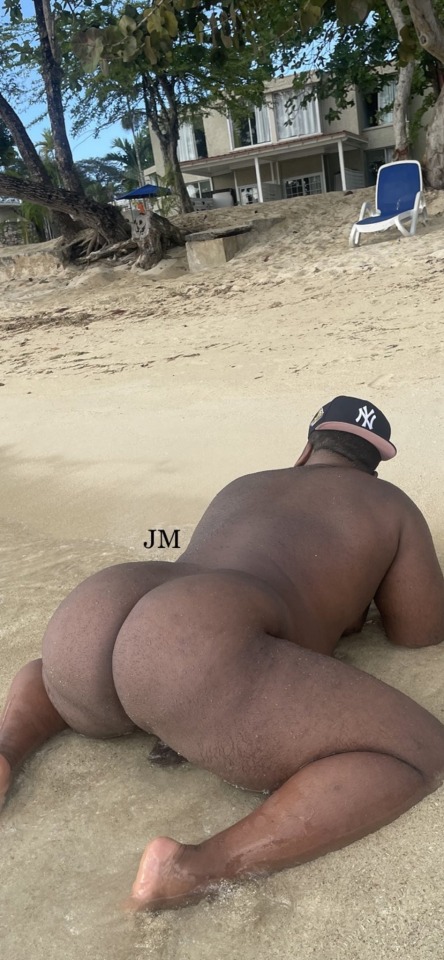 Vmatts423:@Jodymuscle With That Beach Bum 