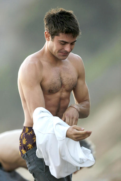 Zac Efron: whoulda thunk he’d grow up into such a hunk?