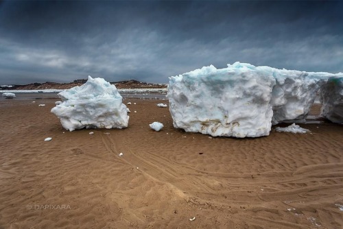 nbcnightlynews:Proof of just how harsh this winter has been: Large icebergs are washing ashore on Ca