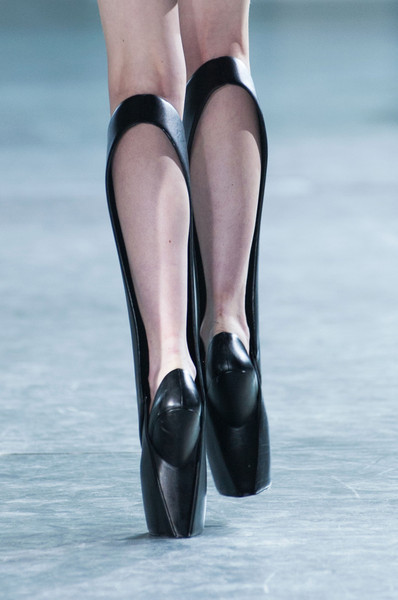 vlada-sasha-natasha:  Iris Van Herpen FW 2014 