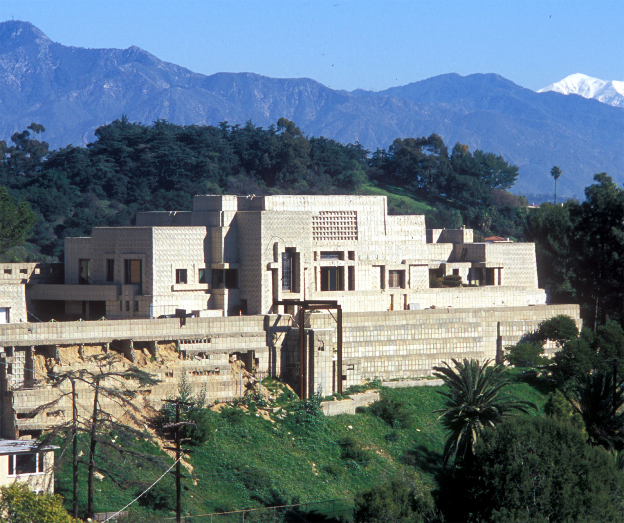 ohthethingsillsee:  Ennis House (Los Angeles, California) 