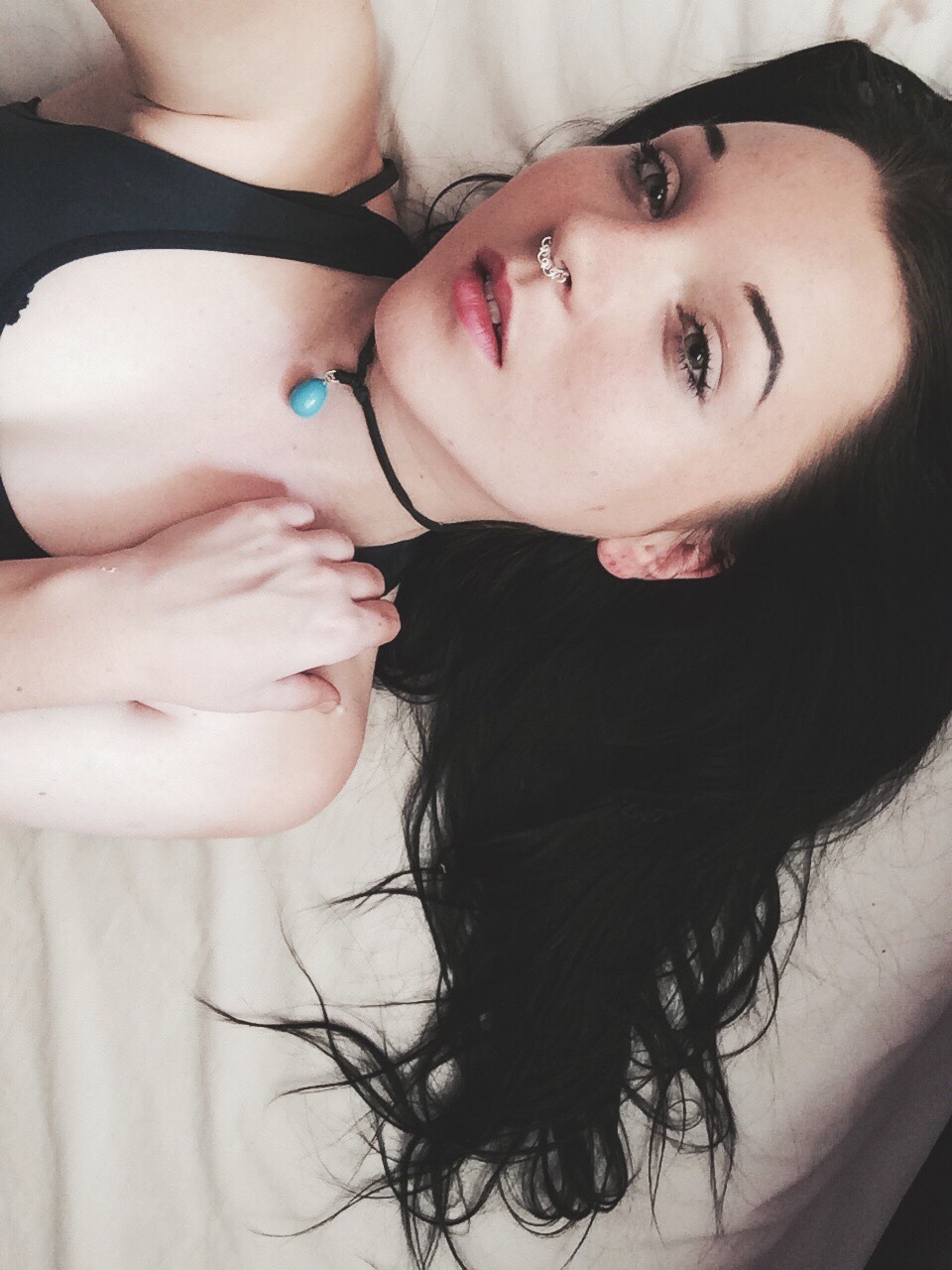 g-ravedweller:  No eye makeup is weird but i kind of like it 🐬🐚🏄
