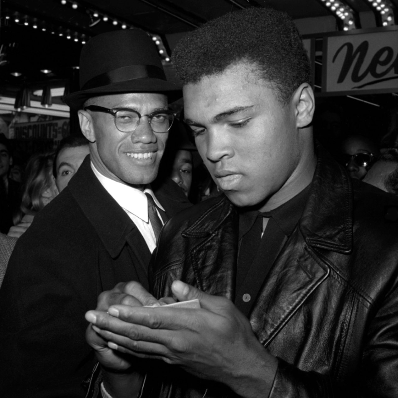 supremeqza:  theblackamericanprincess:  negressive: Black icons hanging out  I’m