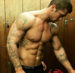 hotcelebs2000:  DAN OSBORNE 