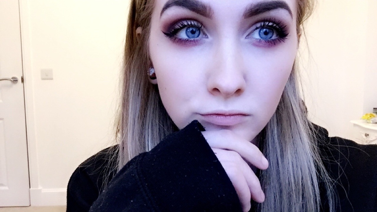 butterflydown:  i liked my make up today😗