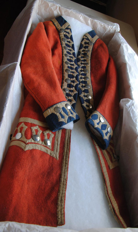 gentlemaninkhaki:Other rank’s coat, 1st Foot Guards, c. 1773. Surviving uniforms from the 18th
