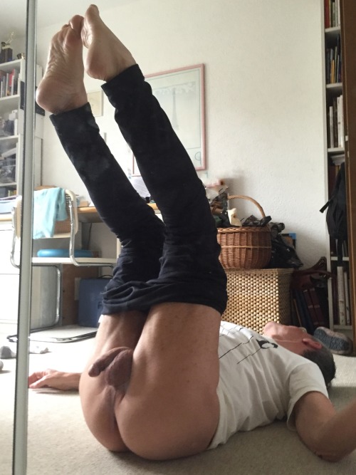 pov-selfies-and-more:  Leggings