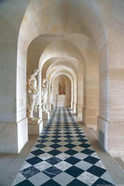 ganymedesrocks:  artschoolglasses:  Main floor hallway, heading to the apartments of Mesdames, the daughters of Louis XV.   No Real Estate issues then… ;-)