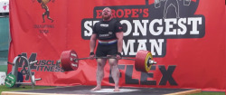 halfguardaroundtheworld:  weaponsgradegains:  Both Benni Magnusson and Eddie Hall lifted 10161b/461kg off of the ground in the Europes Strongest Man Competition last month.  Eddie received a no lift for dropping the bar from the top (looks like his grip