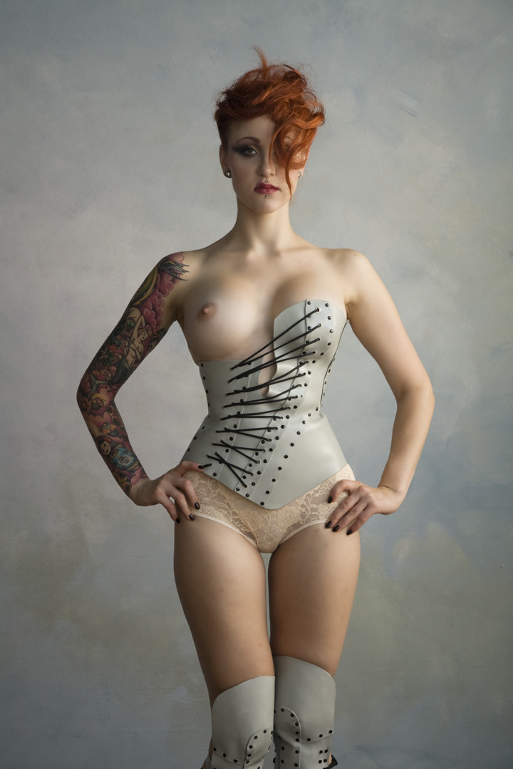 indulge-in-some-redheads:  indulge-in-some-redheads