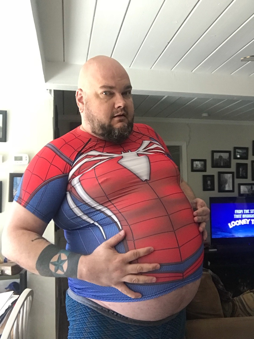 bigdaddysf44:  Spider pigPlease repost my fat ass all over!