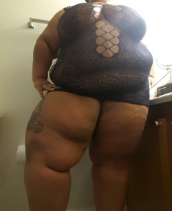 bbwlatina-love:  Do you like, Daddy?   P.S. im in your favorite position wet and ready to spanked 💋💦💋💦
