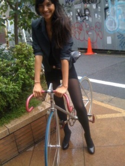 girls-on-bicycles:  Girls On Bicycle 