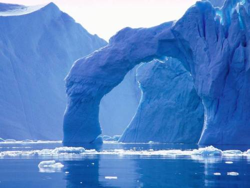 Ice archThis spectacular shot was captured in Disko Bay, off the western coast of Greenland. If you 