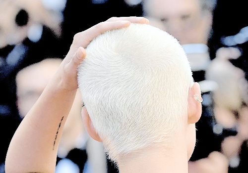 beaufortswn: Kristen Stewart in Cannes details