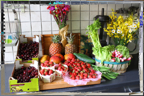 Yesterday i went to the farmer’s market in my hometown Nice and got nearly all of this stuff f