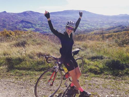elenamartinello: Do you recognize that peak just behind me??? I’ve been riding this morning on these