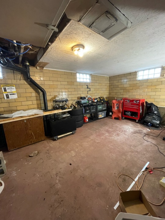 Productive morning yesterday, this corner of the basement has needed organized for almost two years 😅 ooops,  but knocked it out in a couple hours and it looks 1000 times better! 