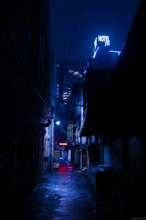 liamwon9:Seoul after dark / Liam Wong