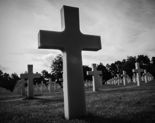 . “May we never forget freedom isn’t free.”#unknown #memorialday(at American Cemetery At Omaha Beach