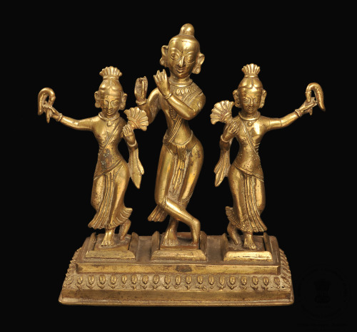 Krishna and gopis, Bronze from Bengal