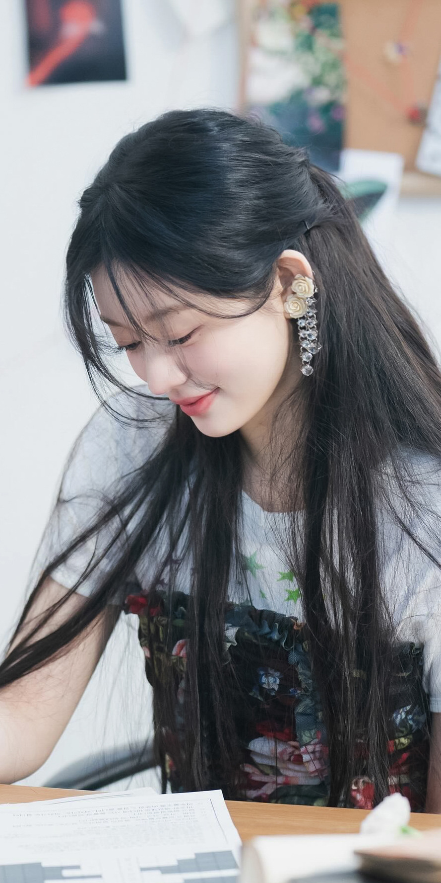 Minju Illit Lockscreens !