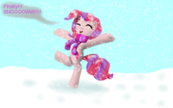 ask-miss-pinkie:  Finally snow! and a SnowWoman