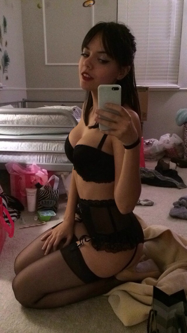 savingthrowvssexy:  thatcoolkidmarissa.tumblr.com/ 