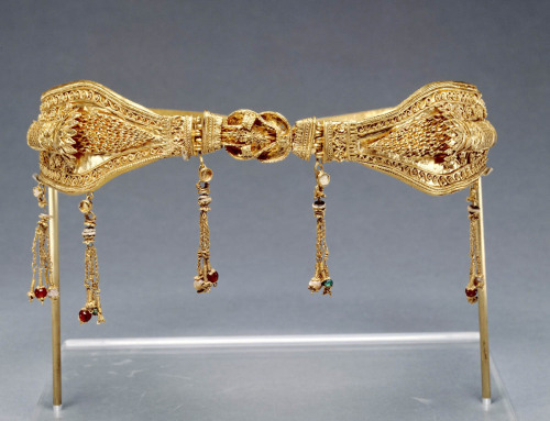 thegetty:Here’s a peek into the jewelry box of a wealthy woman living in Ptolemaic Egypt.Jewelry-mak