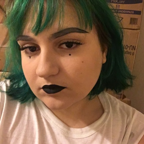 kushblazer666: truckpussy:yello this is my dumbass bich cosplay